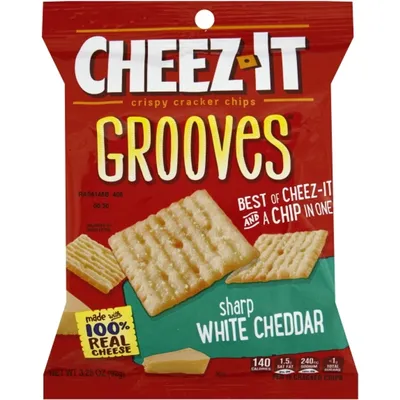 Cheez-It Grooves Crispy Cracker Chips Sharp White Cheddar 3.25 oz Bag
