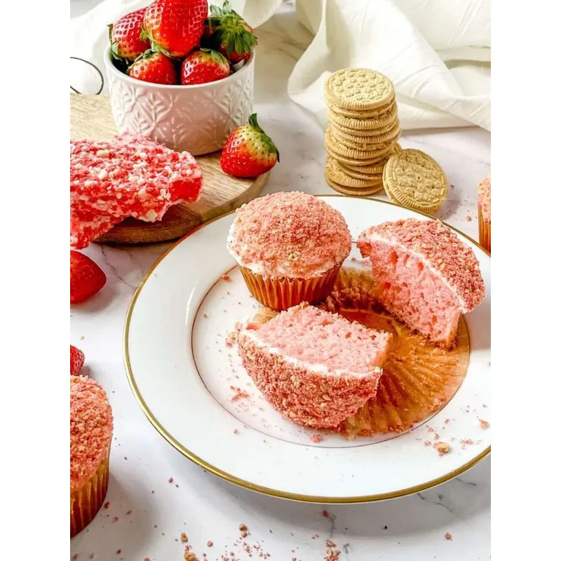 Iced Strawberry Cupcakes SS view 1